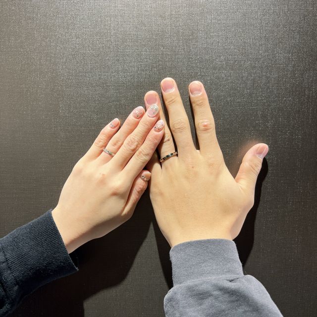 【TANZO.(鍛造指輪)の口コミ】 色は2人で選んだシャンパンゴールドで私はダイヤを付けて旦那はアイスマッ…