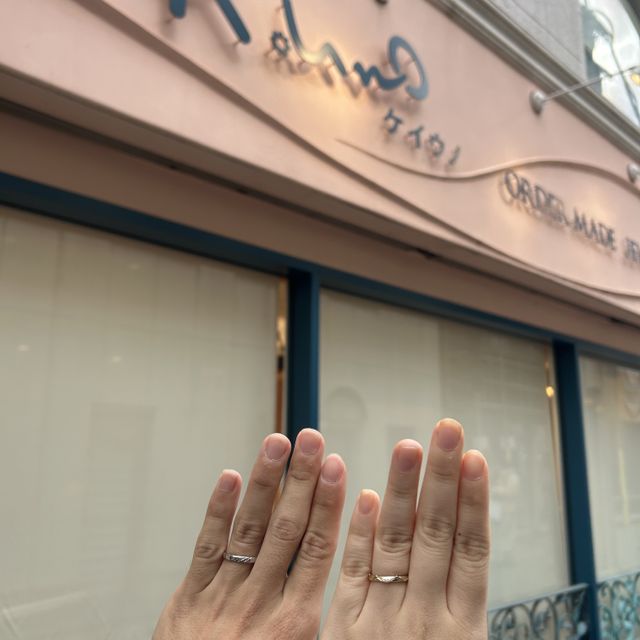 【ケイウノ ブライダル(K.UNO BRIDAL)の口コミ】 他にはなく独自のデザインだが、派手すぎずバランスの良いデザインである…