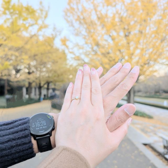 【Cayof(カヨフ)の口コミ】 いろいろと見てきたなかで、マットなゴールドがとても気に入りました。婚…