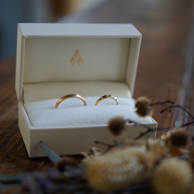 【THREE TREES(スリーツリーズ)の口コミ】 指輪のデザインは決まった形はあるけど一人ひとり違った物になると思いま…