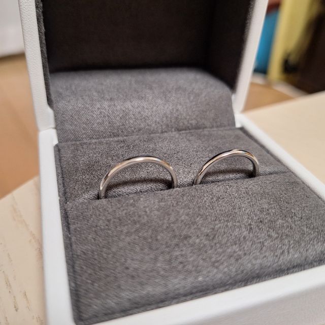 【One&Only(ワンアンドオンリー)の口コミ】 安心のプラチナで着け心地がとても良いです。デザインもシンプルなものに…