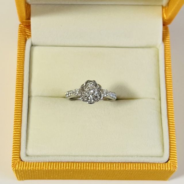 【ケイウノ ブライダル(K.UNO BRIDAL)の口コミ】 母から受け継いだ婚約指輪と祖母からもらったダイヤのネックレスを使い、…