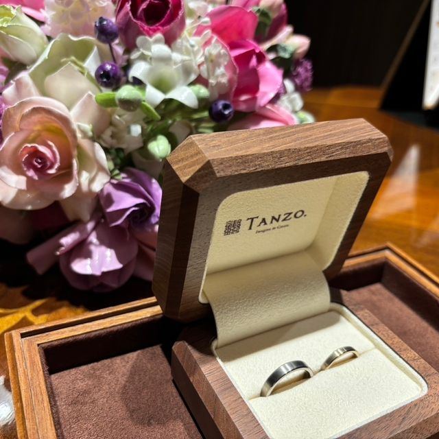 【TANZO.(鍛造指輪)の口コミ】 指輪の表面にには、マット加工を入れて重厚感のあるデザインにすることが…