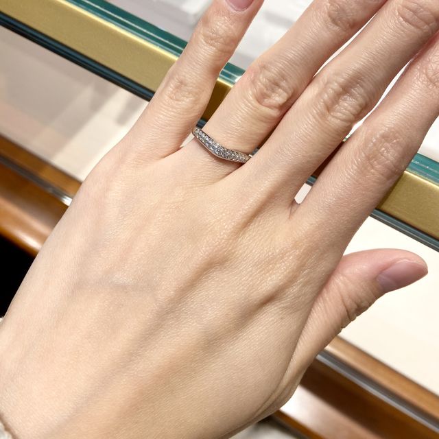 【ブルガリ(BVLGARI)の口コミ】 素材はプラチナで、ダイヤがついたハーフエタニティで探していました。購…