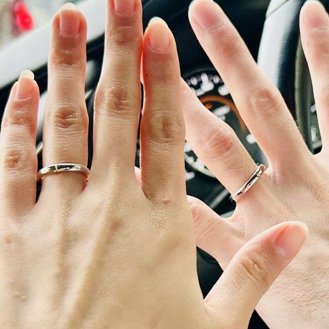 【ケイウノ ブライダル(K.UNO BRIDAL)の口コミ】 最初から、今回購入したデザインと決めていました。
店舗に伺い裏の刻印な…