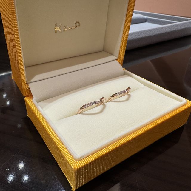 【ケイウノ ブライダル(K.UNO BRIDAL)の口コミ】 指輪の形の意味が、騎士がキスをする。と言うバチャマーノと言うデザイン…