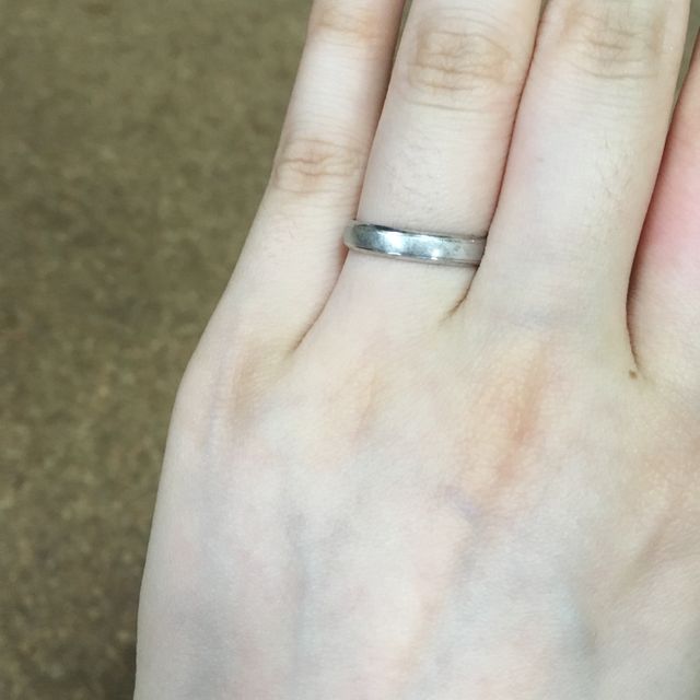 【銀座ダイヤモンドシライシの口コミ】 2人共シンプルな物が好きで、彼と年の差がある事もあり、落ち着いたシンプ…