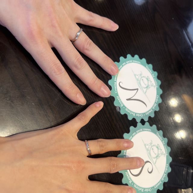 【ケイウノ ブライダル(K.UNO BRIDAL)の口コミ】 V字のデザインが可愛い。シンプルだけど可愛さのあるデザインになっている…