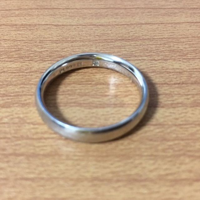 【PILOT BRIDAL(パイロットブライダル)の口コミ】 デザインがシンプルであり、人を選ばないところです。またリングの内側の…