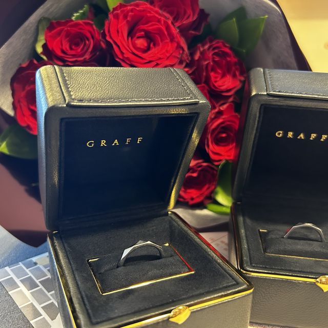 【グラフ(GRAFF)の口コミ】 他とは被りづらく、きらきらした輝きが1番のおすすめポイントです！
丸い…