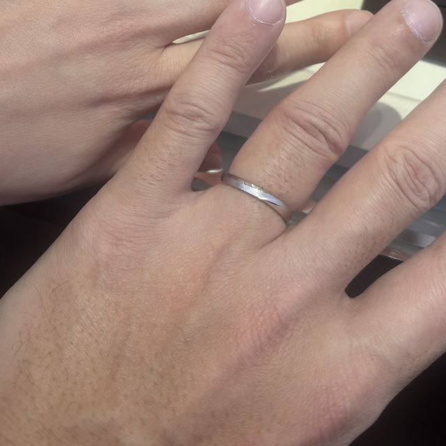 【アイプリモ(I-PRIMO)の口コミ】 結婚指輪「アルテミシア」は、無骨で力強い印象を与えるデザインが特徴の…