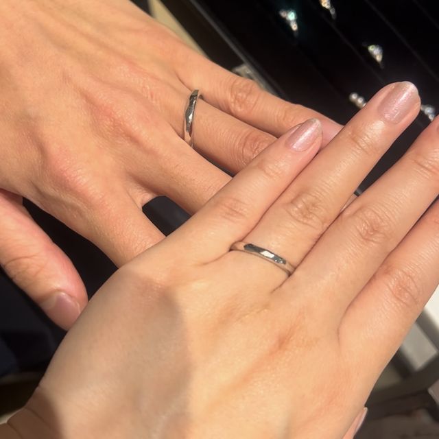 【Bizoux(ビズー)の口コミ】 日常使いする結婚指輪はシンプルなものがいいかなと思い、試着してみまし…