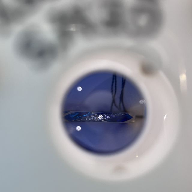 【Something Blue(サムシングブルー)の口コミ】 結婚指輪でもさりげなく華やかさがあるものを探しており、試着しました。
…