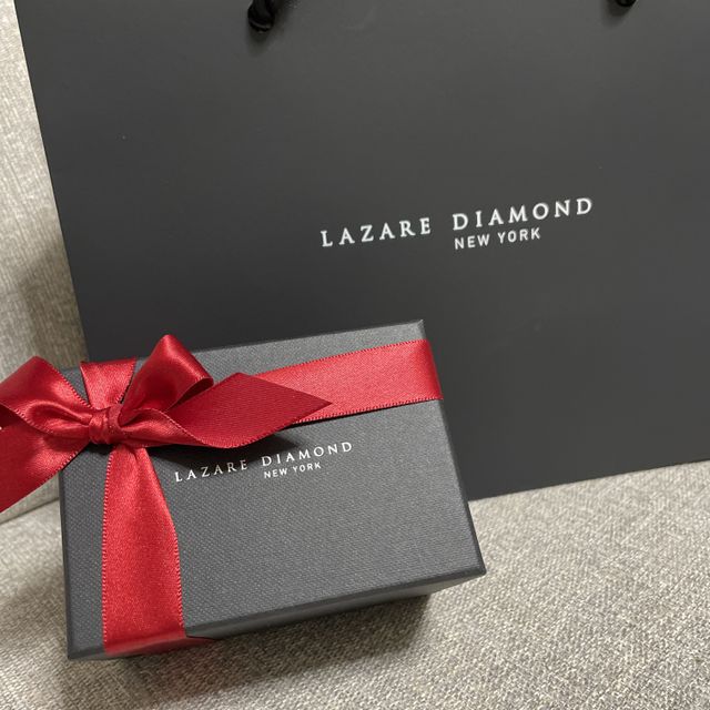 【ラザール ダイヤモンド(LAZARE DIAMOND)の口コミ】 ウェーブのハーフエタニティが良くてこちらにしました。ストレートのハー…