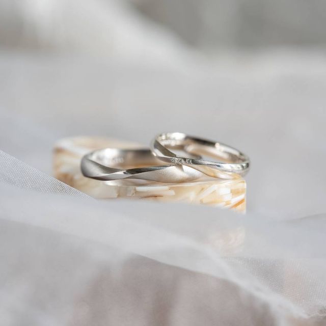 【Cayof(カヨフ)の口コミ】 金属アレルギーが若干あるので素材はプラチナにしました。デザインはお互…