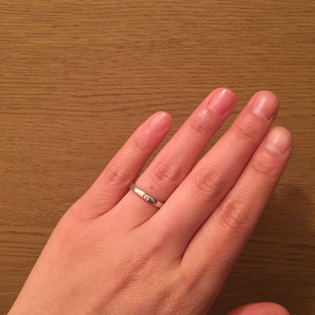 【4℃ BRIDAL(ヨンドシーブライダル)の口コミ】 前々から結婚指輪にはダイヤモンド一石と決めていました。

名前の通りシ…