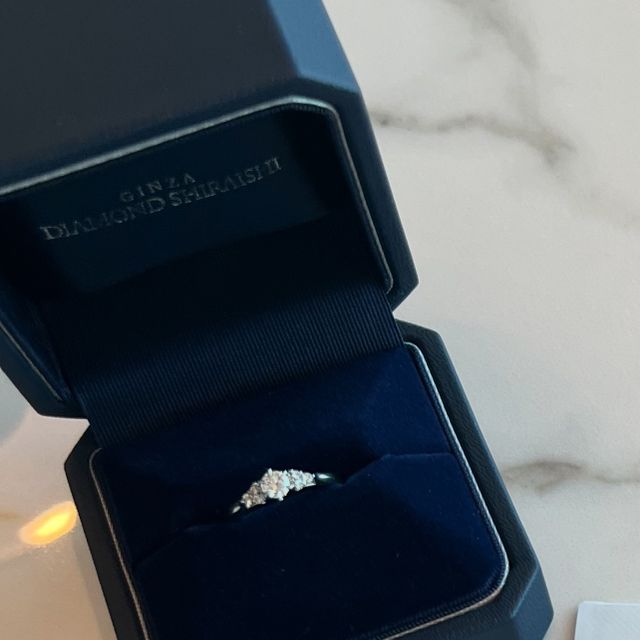 【銀座ダイヤモンドシライシの口コミ】 付け心地がとても良く感動しました。ダイヤが目立って重ねつけした時に浮…