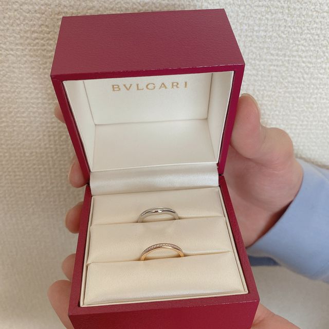 【ブルガリ(BVLGARI)の口コミ】 夫と別のデザインを選びました。
私の指輪は半分がダイヤなので、ダイヤが…