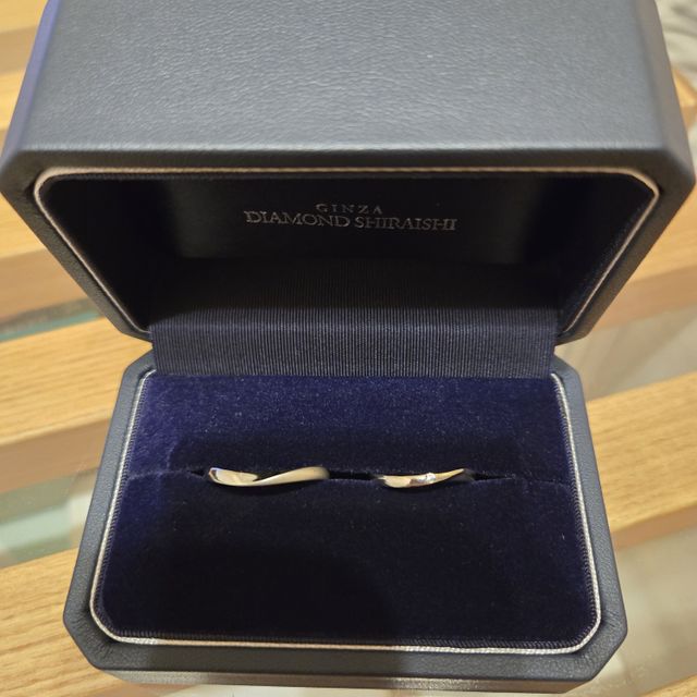 【銀座ダイヤモンドシライシの口コミ】 シンプルであまりごちゃごちゃとしていないものを希望していたため、ピッ…
