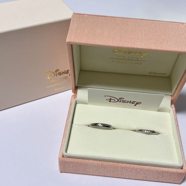 【ケイウノ ブライダル(K.UNO BRIDAL)の口コミ】 美女と野獣デザインの指輪を購入させていただきました。婚姻届が美女と野…