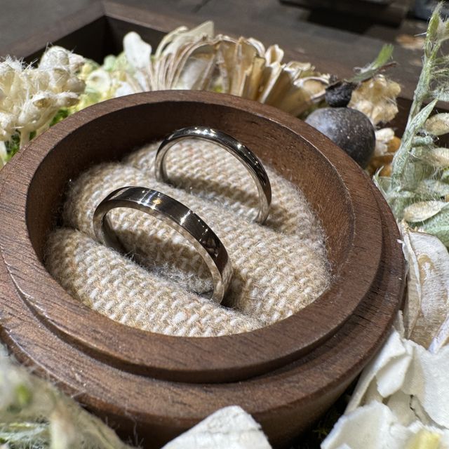 【鎌倉彫金工房の口コミ】 指輪のデザインはずっと付けられるものが良いということで、シンプルなホ…