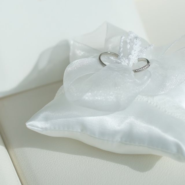 【銀座ダイヤモンドシライシの口コミ】 シンプルなデザインにしようと思っていたのですが、ゴージャスなデザイン…