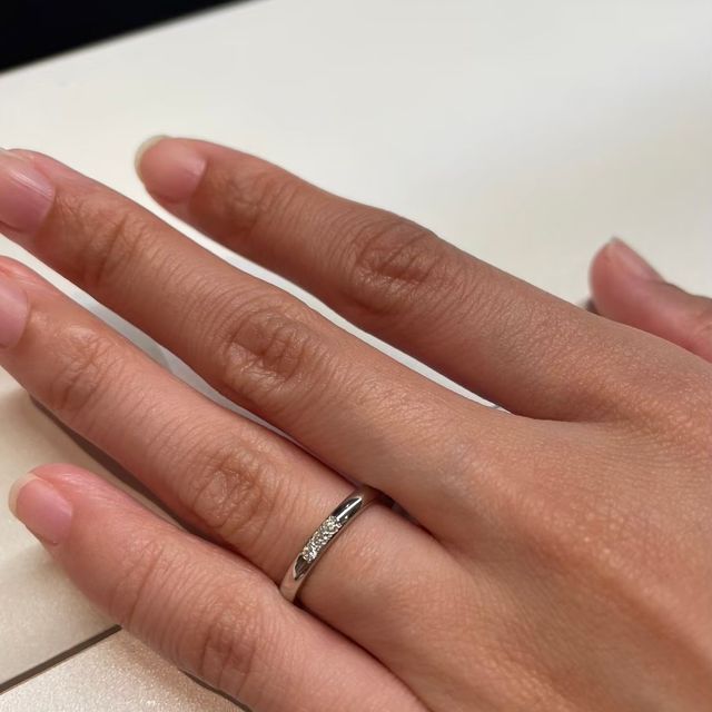 【BRILLIANCE+(ブリリアンスプラス)の口コミ】 もとまとは1石のストレートタイプを探していましたが、同じタイプでダイヤ…