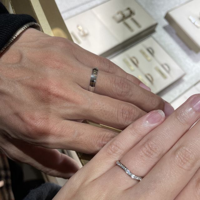 【カルティエ(Cartier)の口コミ】 ダイヤの輝きが過度になりすぎないもの、年齢を重ねてもつけられるもので…