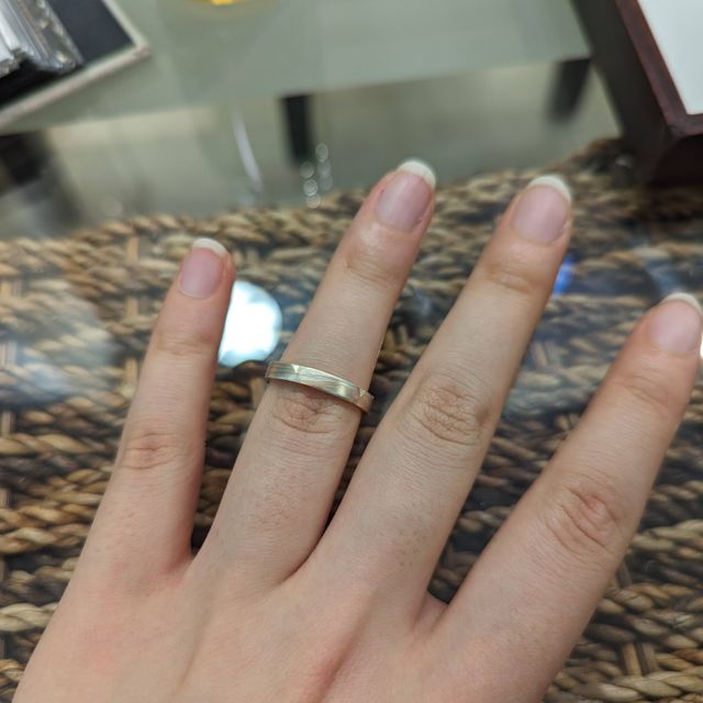 【杢目金屋(もくめがねや)の口コミ】 【デザイン】
伝統のある木目金のデザインがまず素敵だなと思い試着しまし…