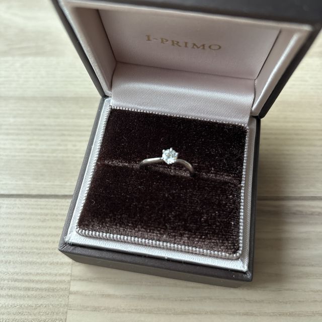 【アイプリモ(I-PRIMO)の口コミ】 ウェーブデザインなので指のカーブに沿っていて着用時に綺麗に見えます。
…