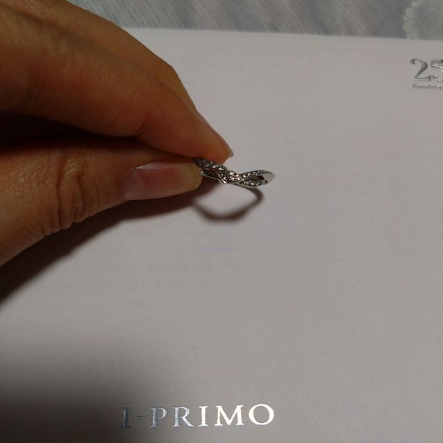 【アイプリモ(I-PRIMO)の口コミ】 デザインと価格が決定を後押ししてくれました。そして、この指輪に決めま…