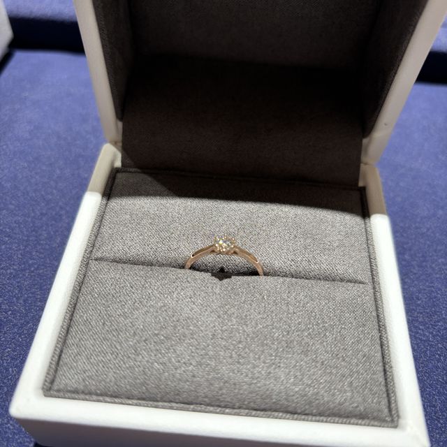 【TOWA(永遠)の口コミ】 フレームがポイントです。フレームの形に一目惚れして
決めたので、とても…