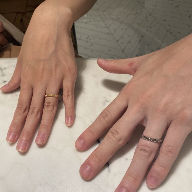 【ブシュロン(BOUCHERON)の口コミ】 デザインが他の店舗にはないと思ったからです。石畳のようなデザインに心…