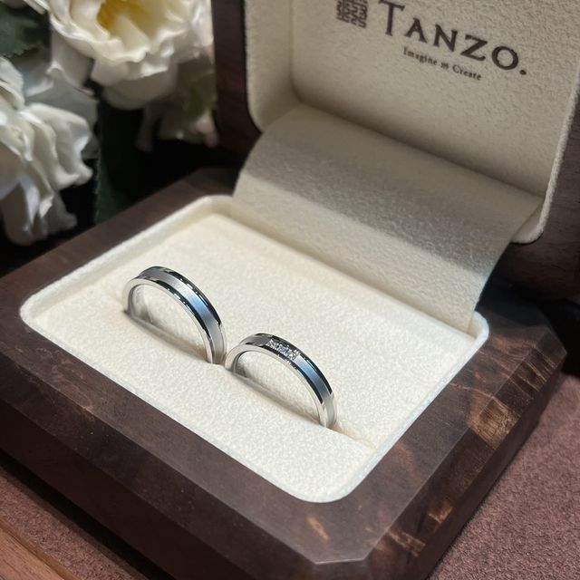 【TANZO.(鍛造指輪)の口コミ】 シンプルでかっこいい！真ん中を艶消しにすることで、
外側との差がより綺…