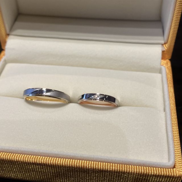 【ケイウノ ブライダル(K.UNO BRIDAL)の口コミ】 外側の石の位置、並べ方、内側の刻印が完全オリジナルでオーダーできまし…