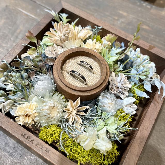 【鎌倉彫金工房の口コミ】 デザインや素材などは実際にサンプルを見て選んでから作業にとりかかるこ…