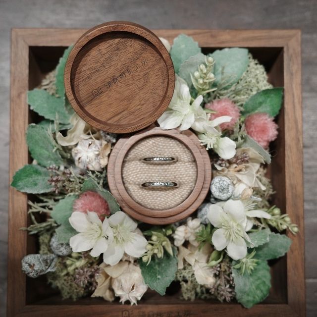 【鎌倉彫金工房の口コミ】 シンプルなデザインで男性も付けやすく、クリアな形がとても可愛い。刻印…