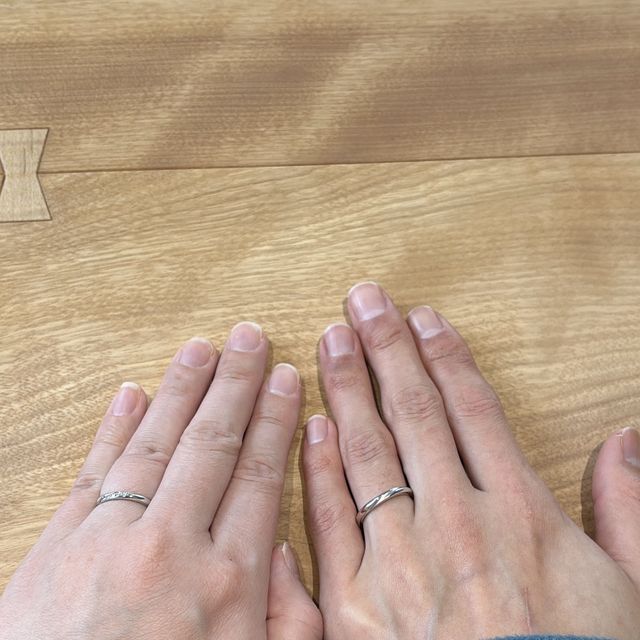 【出雲結(いずもゆい)の口コミ】 数粒のダイヤが上品に光るお洒落な指輪です。SNSで見かけた際に一目惚れし…