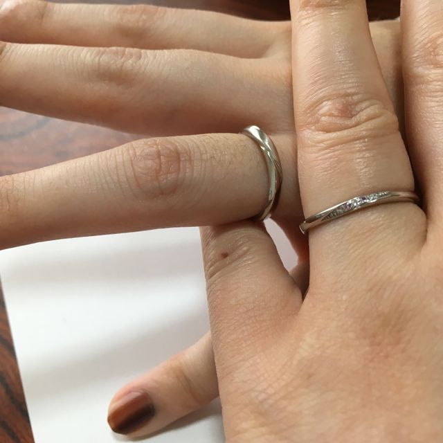 【MILK&Strawberry(ミルクアンドストロベリー)の口コミ】 可愛らしいデザインと、ピンクサファイア。男性用もデザインが綺麗で2人の…