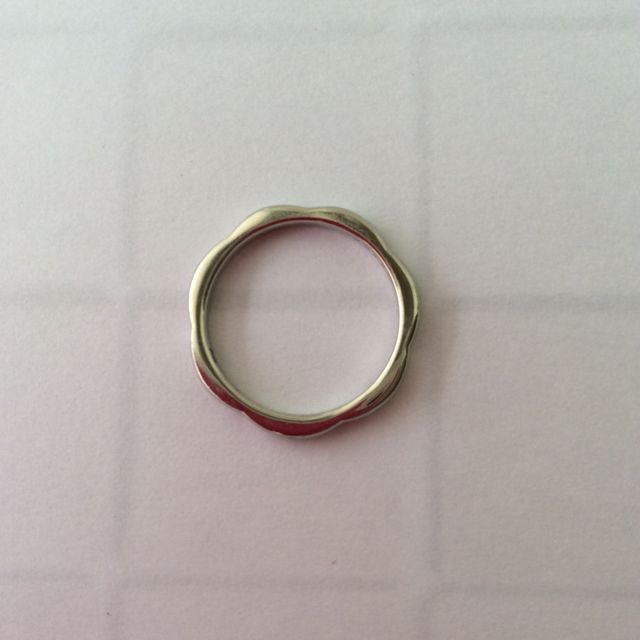 【サマンサティアラブライダル(Samantha Tiara Bridal)の口コミ】 石は主張することなくシンプルですので、タオルなどにひっかけることがな…