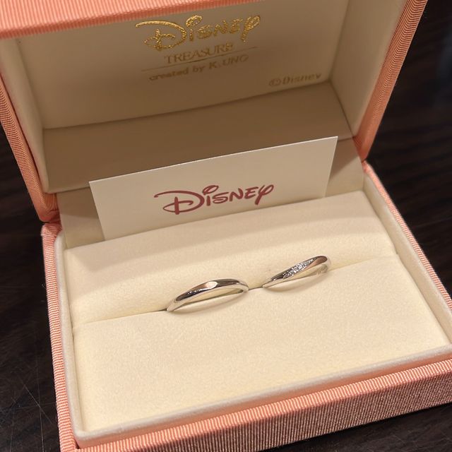 【ケイウノ ブライダル(K.UNO BRIDAL)の口コミ】 シンプルかつデザイン性があるものを選びました。
女性側の方にはダイヤを…