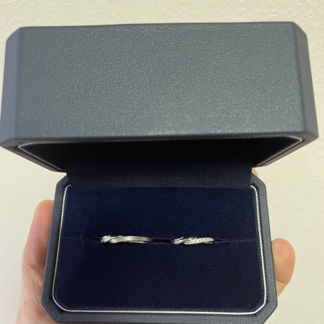 【銀座ダイヤモンドシライシの口コミ】 着け心地が自然で違和感なく毎日つけられそう。
女性用はどシンプルではな…