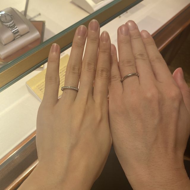 【ブルガリ(BVLGARI)の口コミ】 婚約指輪がブルガリだったので、結婚指輪も同じブランドで見てみました。…