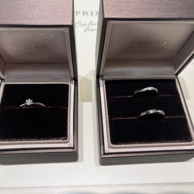 【アイプリモ(I-PRIMO)の口コミ】 婚約指輪と結婚指輪どちらもウェーブにして重ね付けできるようにしました…