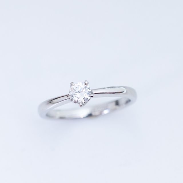 【ジュエリー工房 YAMAMOTOの口コミ】 親の婚約指輪を譲り受けたのでリメイクをお願いしました。希望通りの王道…