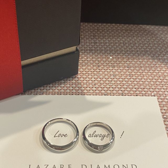 【ラザール ダイヤモンド(LAZARE DIAMOND)の口コミ】 なんと言ってもダイアモンドの輝きが違います！また、太めのリングは年齢…