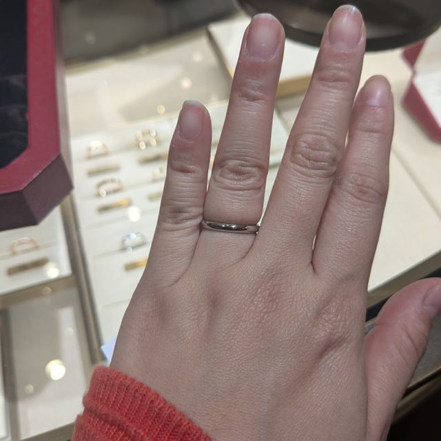 【カルティエ(Cartier)の口コミ】 シンプルで装着のないデザインのものを試着させていただきました。やはり…