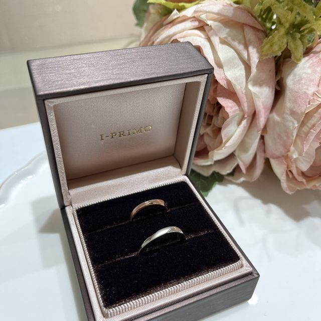 【アイプリモ(I-PRIMO)の口コミ】 シンプル且つ斜めに入ったマット加工で品があります。
そして絶妙なカーブ…