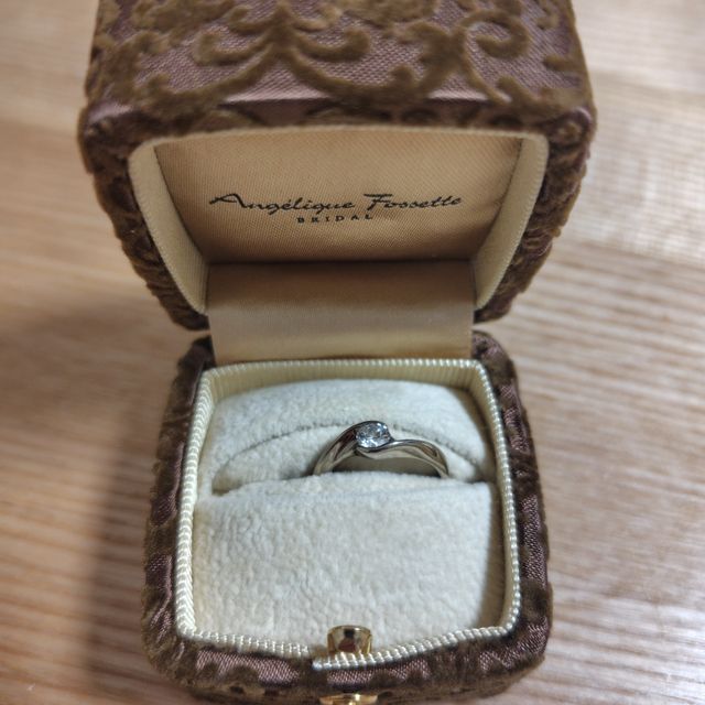 【アンジェリックフォセッテ(Angelique Fossette)の口コミ】 彼女にサプライズで指輪を渡したかったので、プロポーズリングを選びまし…