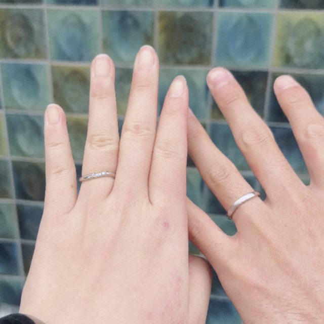 【銀座ダイヤモンドシライシの口コミ】 まずは、婚約指輪のデザインの可愛さに惹かれ、購入を決めました。
ダイヤ…